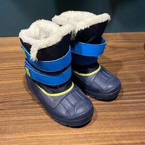 Cat & Jack winter boots size 11T